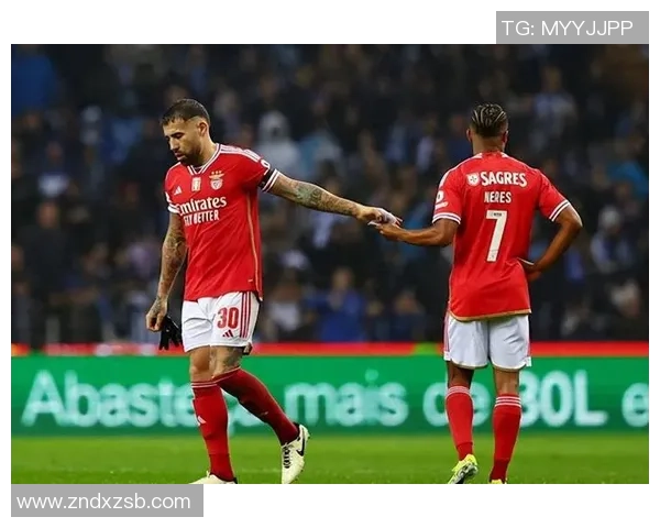 西甲激战本菲卡险胜利物浦点球争议引发全场热议