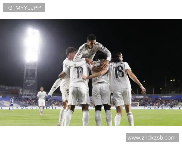 世界杯精彩对决皇马与尤文图斯战成平局神奇扑救点燃全场激情