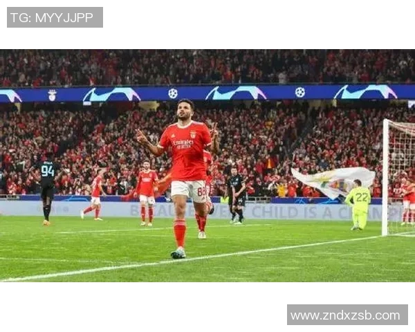 曼联友谊赛逆转本菲卡精彩瞬间回顾十大进球与神扑时刻 曼联友谊赛逆转本菲卡精彩瞬间回顾十大进球与神扑时刻